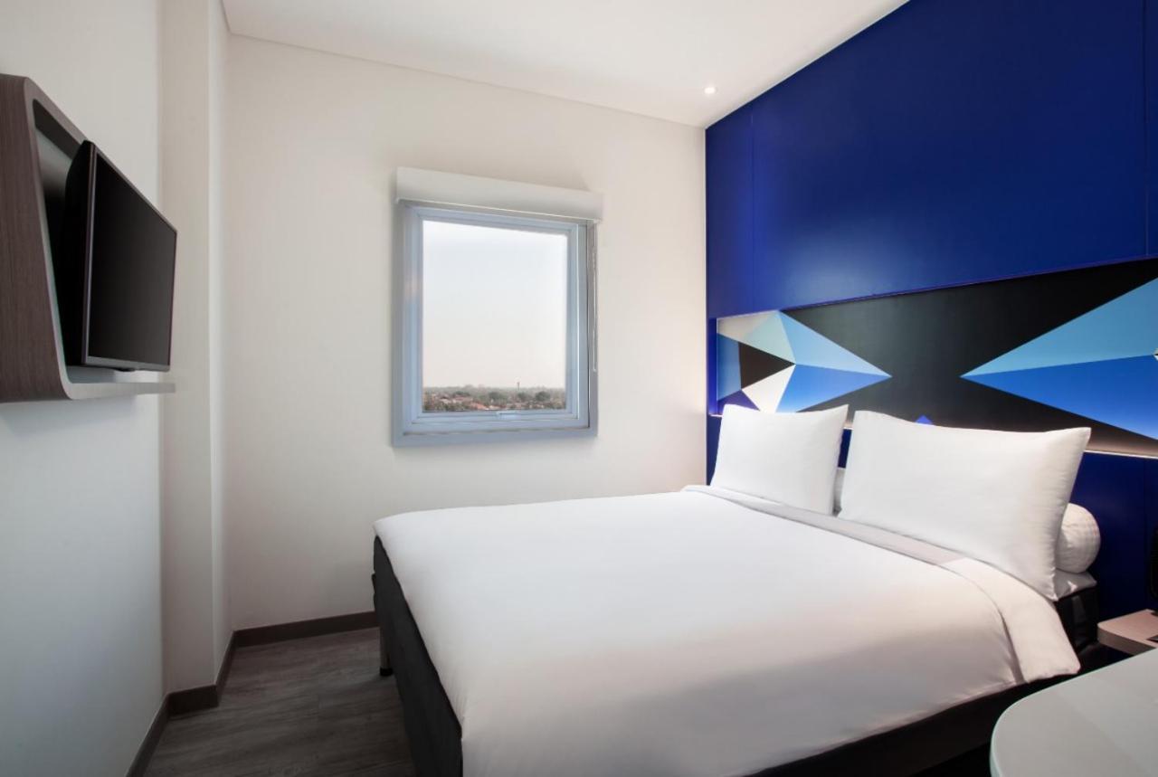 Md 7 Hotel Чиребон Екстер'єр фото