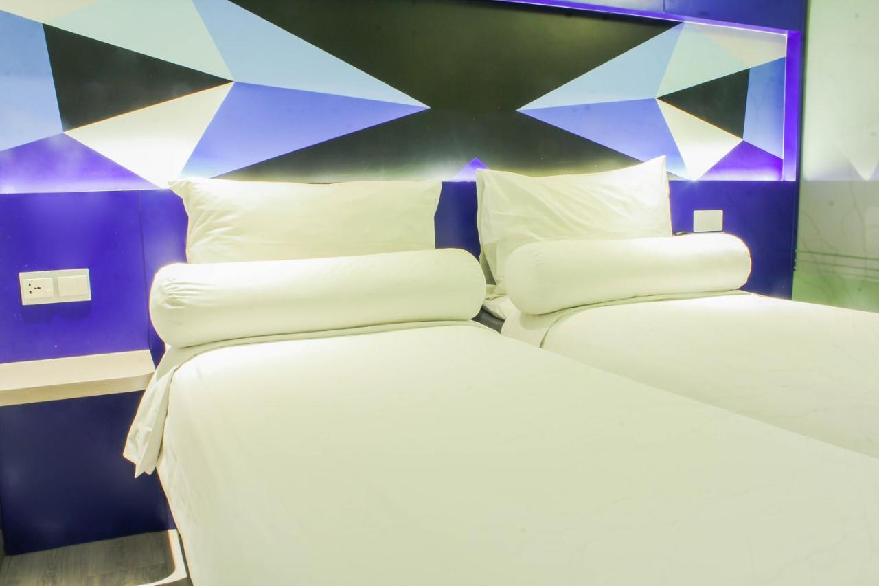 Md 7 Hotel Чиребон Екстер'єр фото